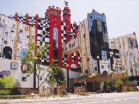大阪市環境局　舞洲工場　フンデルトヴァッサーのデザイン